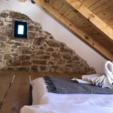 בית הארחה Mulberry Stone House By Pinch